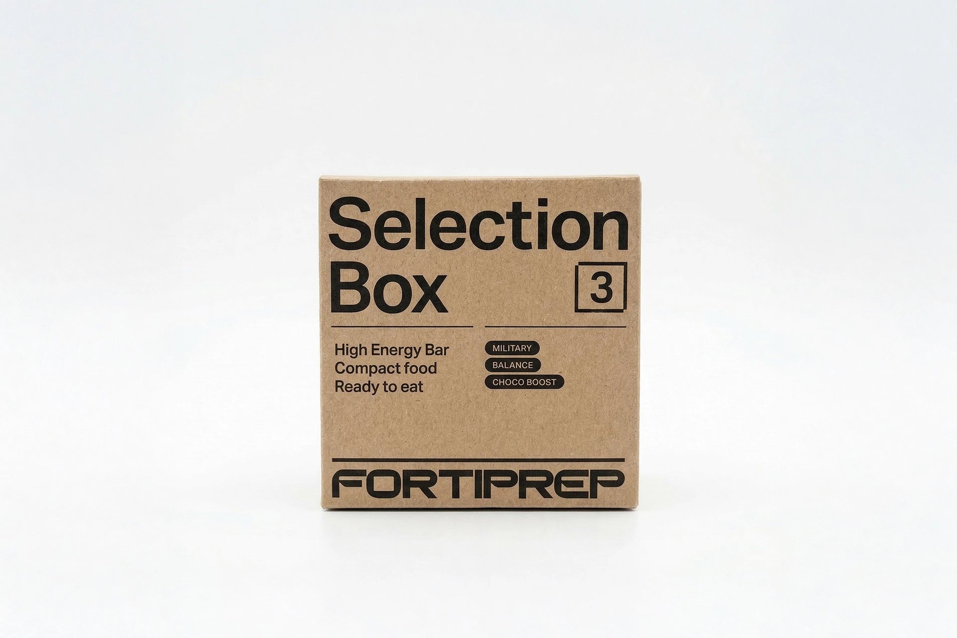 Minimalista kartondoboz Selection Box 3 felirattal fehér háttéren, vakuval megvilágított tiszta felületekkel és finom árnyékkal